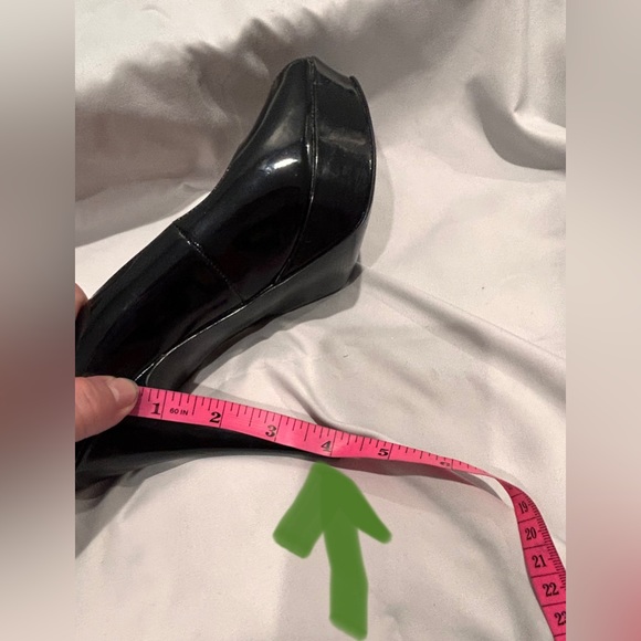 Marc Fisher black patent leather platform peep toe high heeled shoes size 7 - Picture 6 of 15